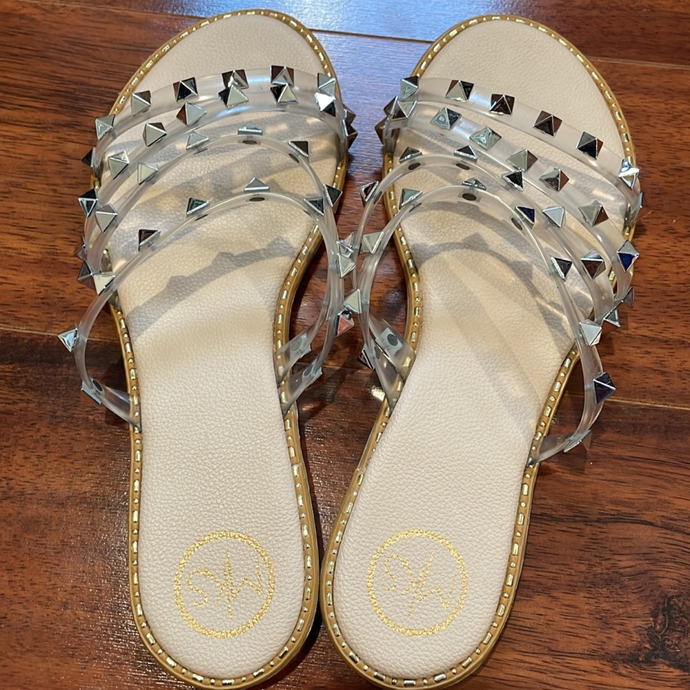 Makers Sandals- Size 6 - Picture 3 of 4